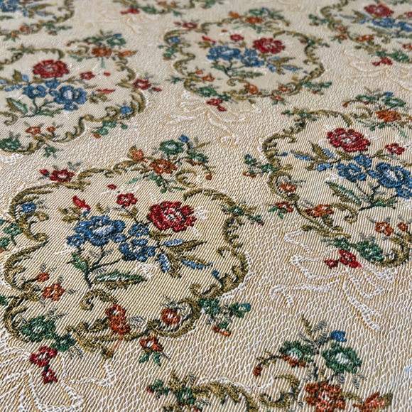 Vintage Italian made bedspread - Picture 5 of 7